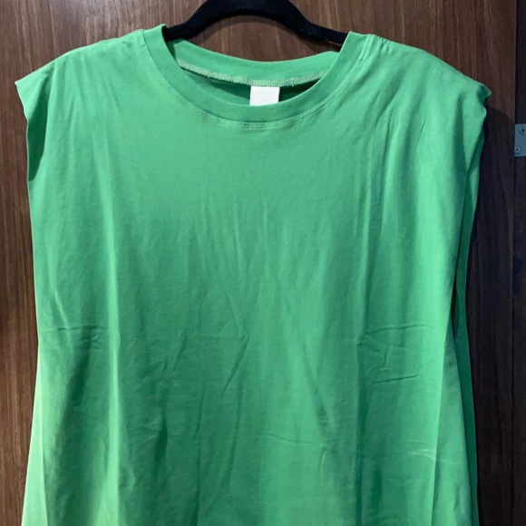 H&M Tops - H&M Sleeveless Green Tank Top